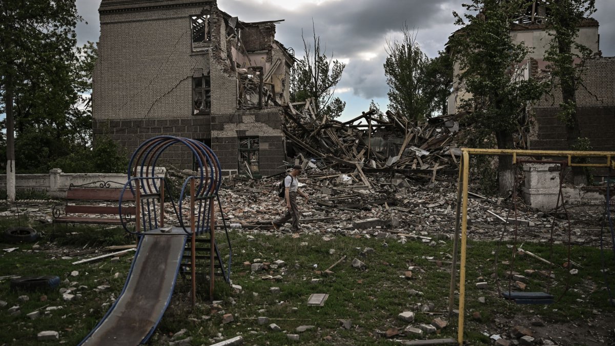 Zelenskyy Says Conditions in Donbas Are 'Indescribably Difficult'; Russian Forces Target Severodonetsk – NBC Connecticut - Vimarsana News
