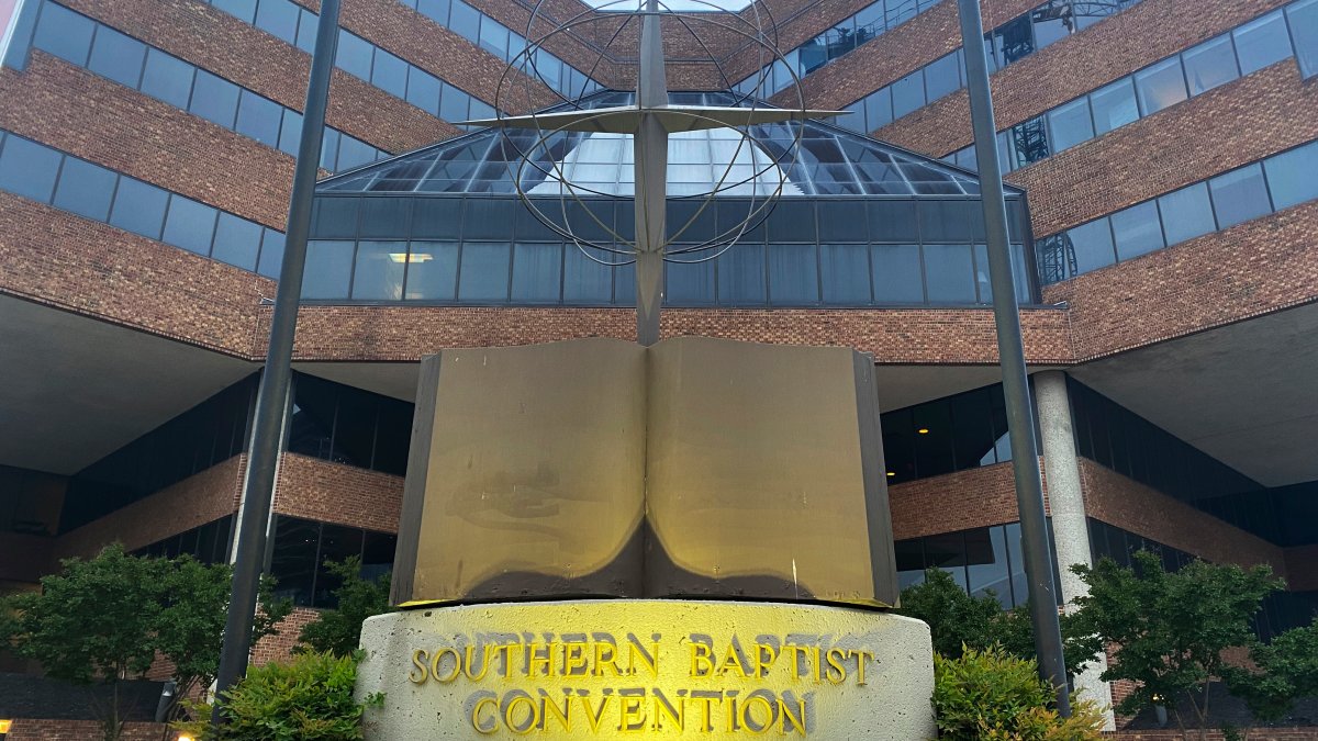 Southern Baptists expel 2 churches led by female pastors – NBC Connecticut - Vimarsana News