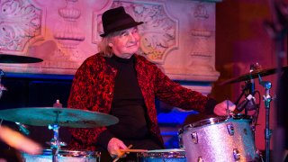 FILE – Alan White performs at Jonathan Cain and Friends at Rose Bar on April, 8, 2017, in New York.