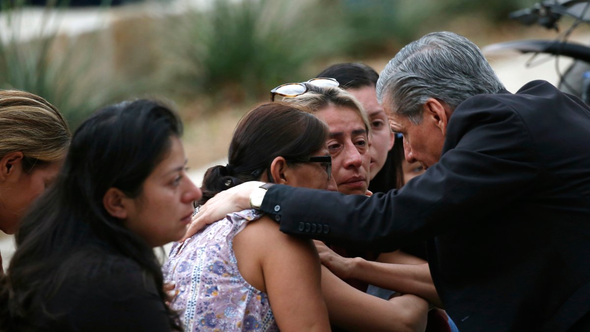 'Profound Grief': 19 Children, 2 Teachers Dead in Texas School Shooting – NBC Connecticut - Vimarsana News