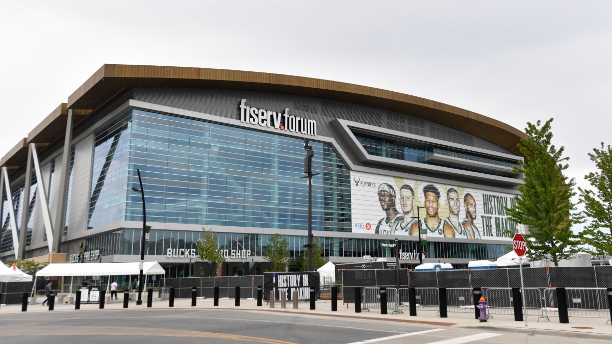 21 Injured in 3 Milwaukee Shootings After Bucks Playoff Game – NBC Connecticut - Vimarsana News