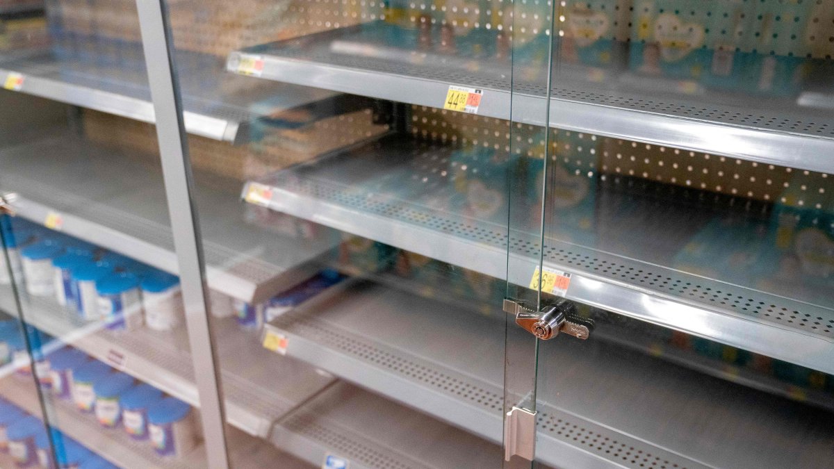Fact-Checking Cause of Baby Formula Shortage – NBC Connecticut - Vimarsana News