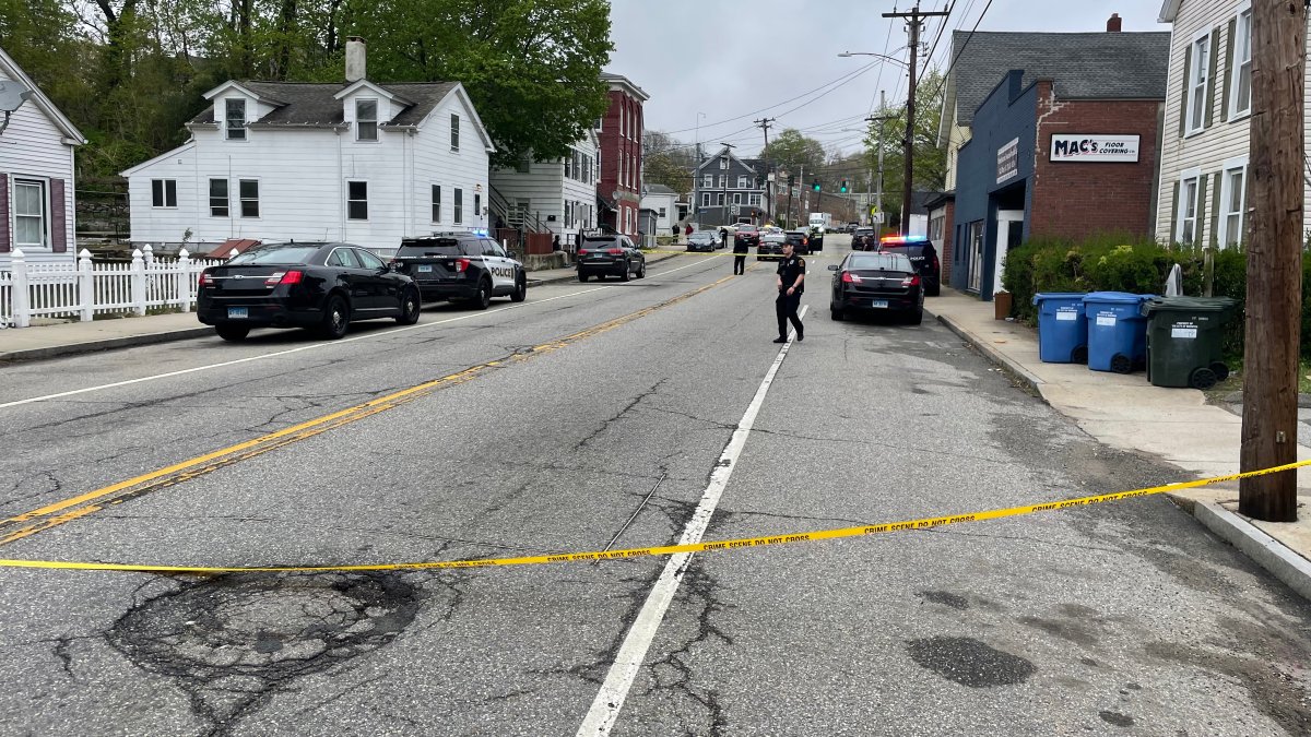 1 Injured in Shooting in Norwich, Suspect Had Child With Him PD NBC