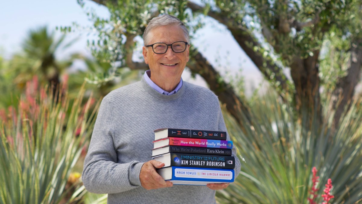 Bill Gates Has 5 Book Recommendations for Your 2022 Summer Reading List: 'Compelling Without Sacrificing Any Complexity' – NBC Connecticut - Vimarsana News