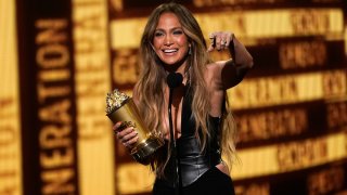 Jennifer Lopez accepting award