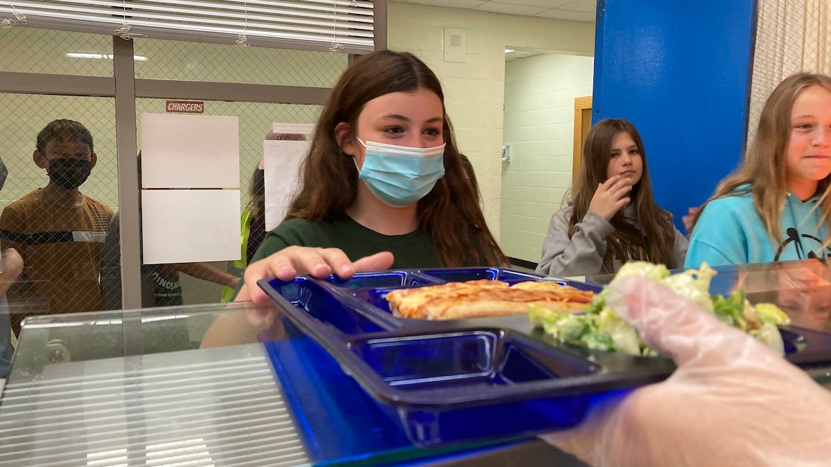 Families Brace for End of Pandemic-Era Free School Meals Amid Rising Food Costs - Vimarsana News