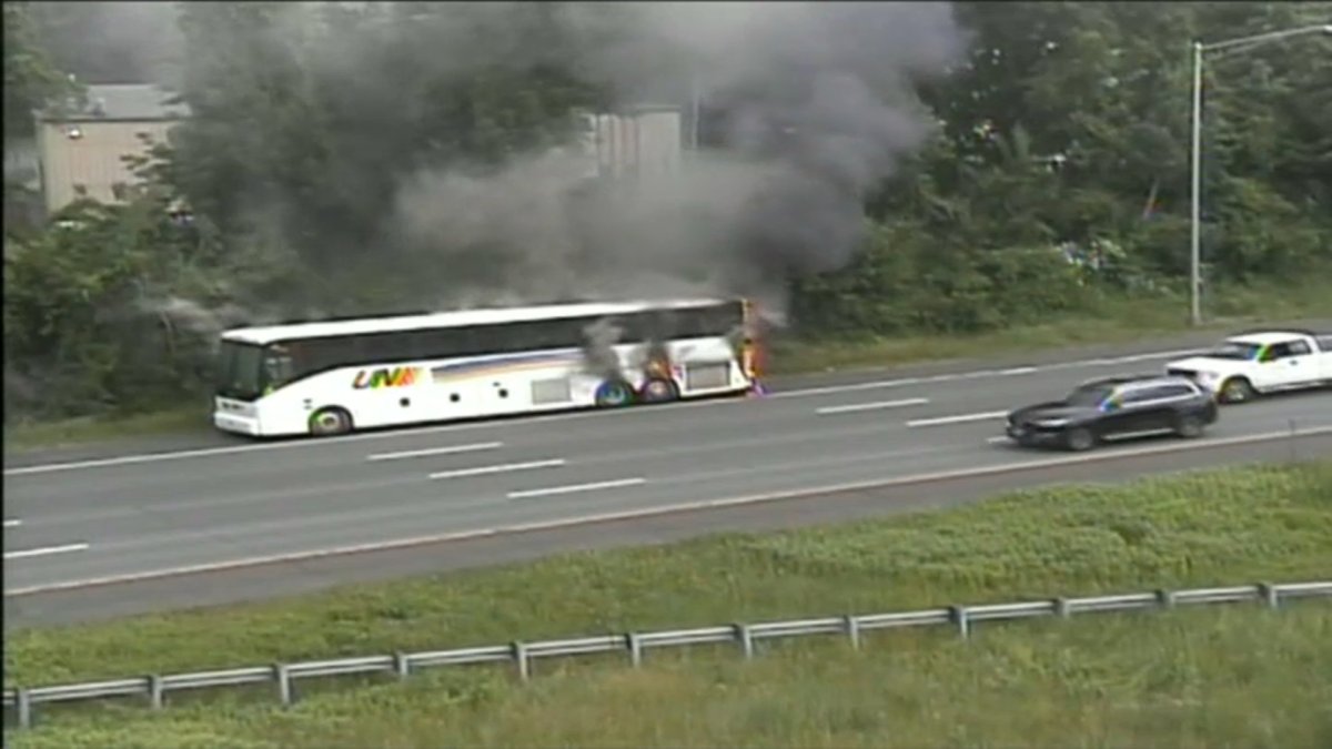 Bus Fire Closes Lanes of I-91 South in Rocky Hill - Vimarsana News