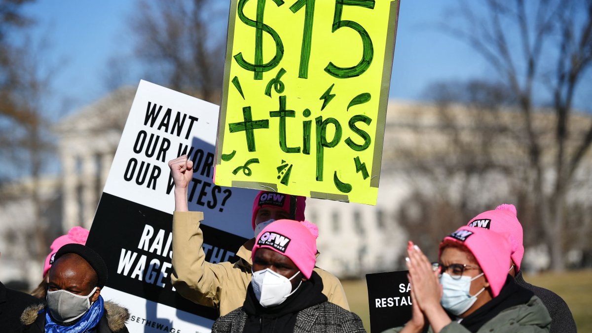 As States and Cities Raise Minimum Wage Rates, Some Experts Say a Higher Federal Rate Is Long Overdue - Vimarsana News