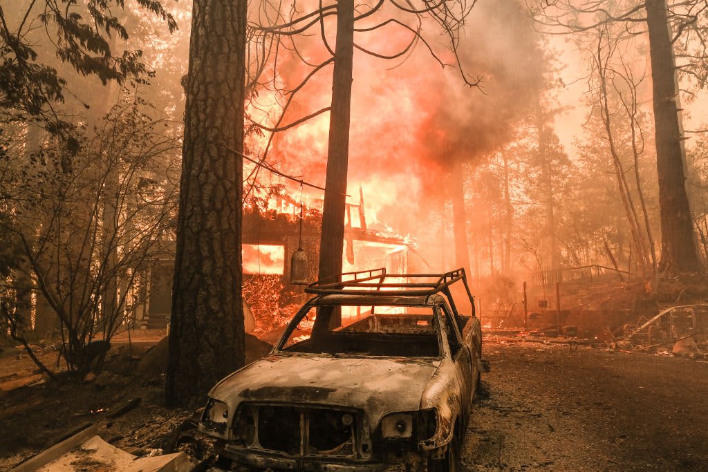 Photos Show the Growing Oak Fire Wildfire Near Yosemite in California, Which Caused Governor Newsom to Declare a State of Emergency - Vimarsana News