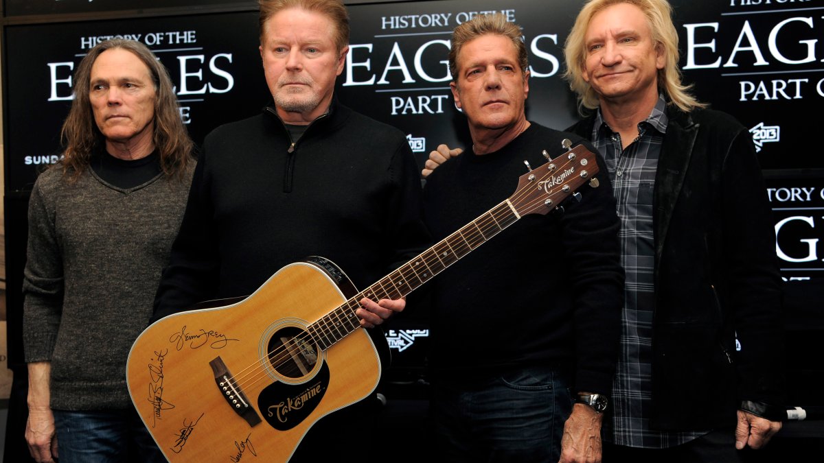 'Hotel California' Handwritten Lyrics Allegedly Stolen, 3 Charged in Scheme – NBC Connecticut - Vimarsana News
