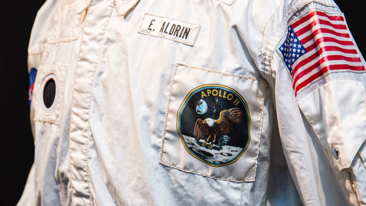 Buzz Aldrin Flight-to-Moon Jacket Sells at Auction for $2.8M – NBC Connecticut - Vimarsana News
