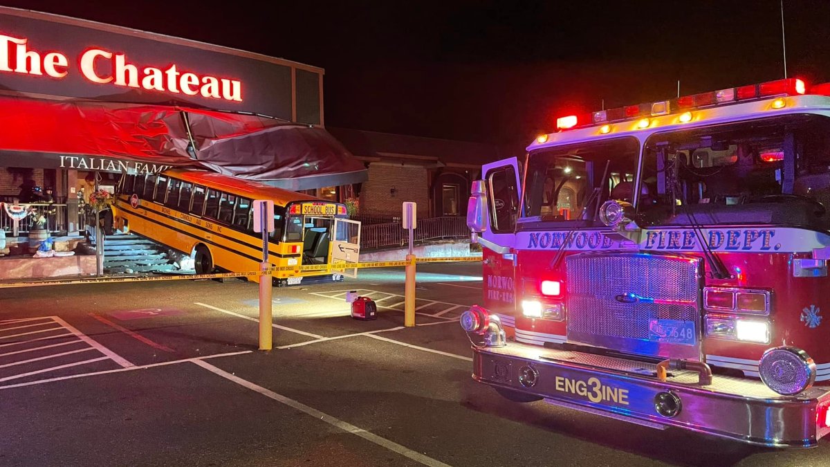 Chateau Norwood MA: School Bus Crashes Into Restaurant – NBC Connecticut - Vimarsana News