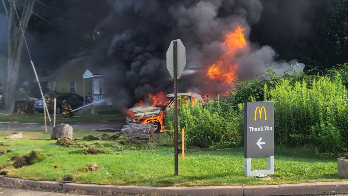 Firefighters Extinguish Pick-Up Truck Fire in Vernon Driveway - Vimarsana News