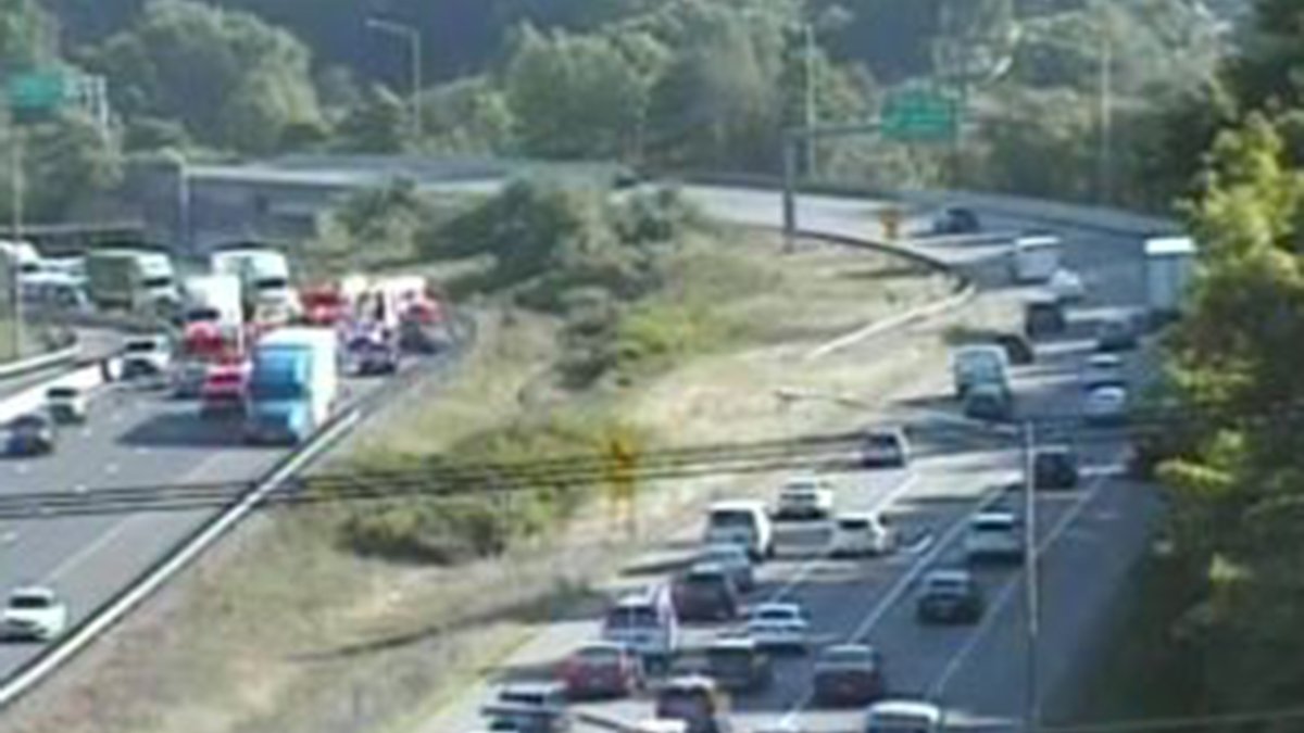 Crashes Causing Delays on I-84 in West Hartford - Vimarsana News