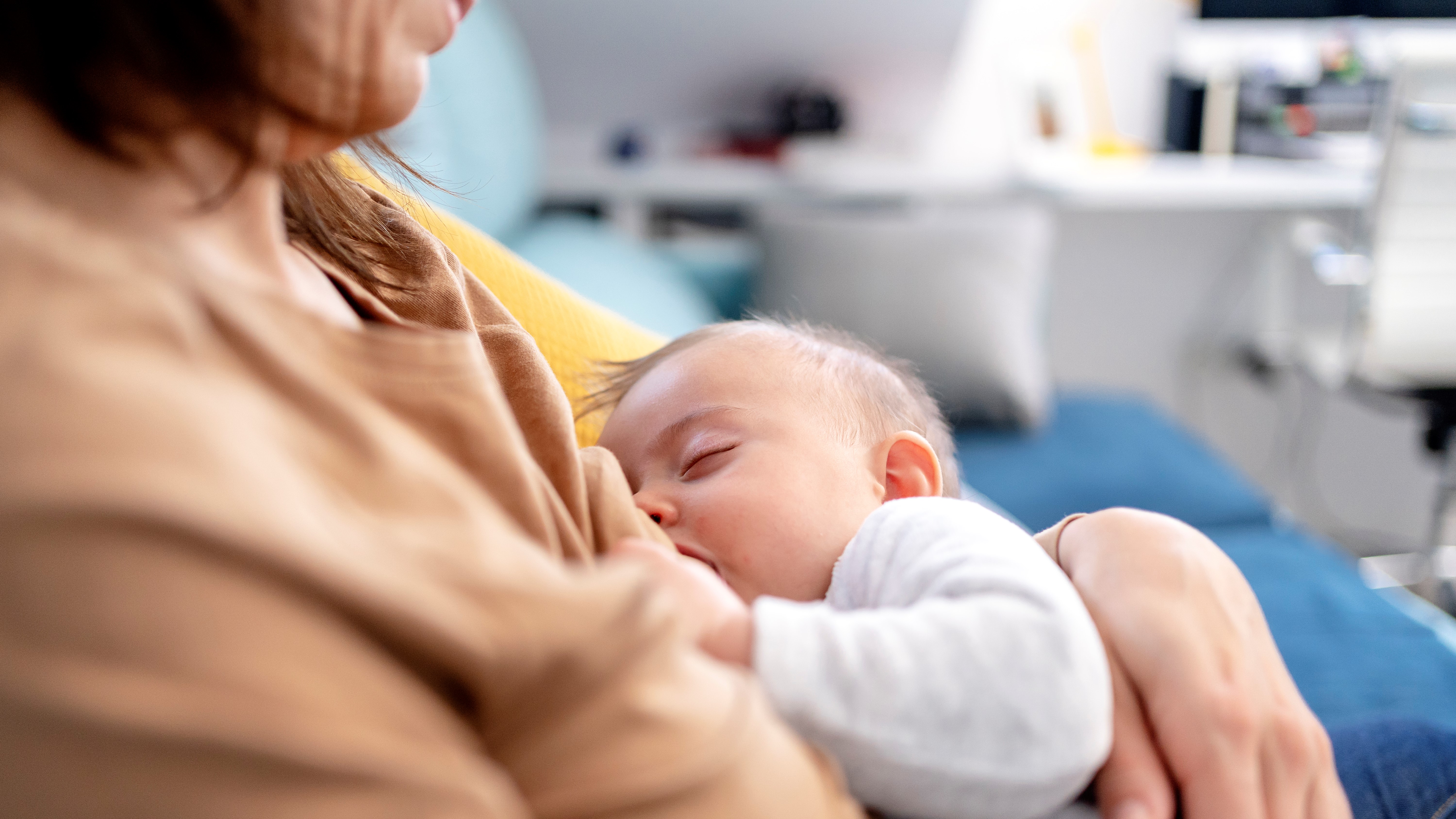 Having surgery while breastfeeding? Here are our tips to help you prep –  Motherlove Herbal Company