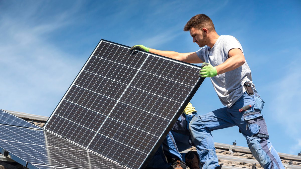 You May Qualify for Over $10,000 in Climate Incentives From the Inflation Reduction Act. Here's When You Can Claim Them - Vimarsana News