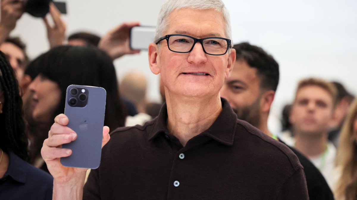 Apple Plans New Spots for Ads in App Store by the End of the Year - Vimarsana News
