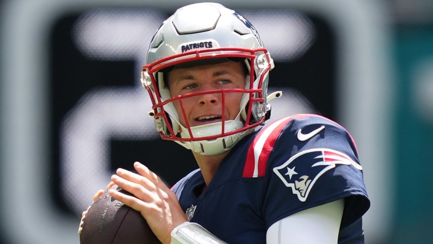 Mac Jones Injury: Patriots QB Suffers Apparent Ankle Injury – NBC  Connecticut