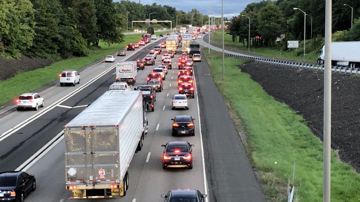 Wrong-Way Crash Closes I-91 North in Windsor For Hours - Vimarsana News