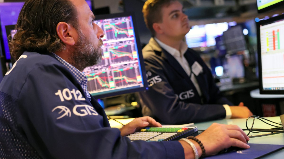Treasury Yields Tumble as Stock Market Rebounds - Vimarsana News