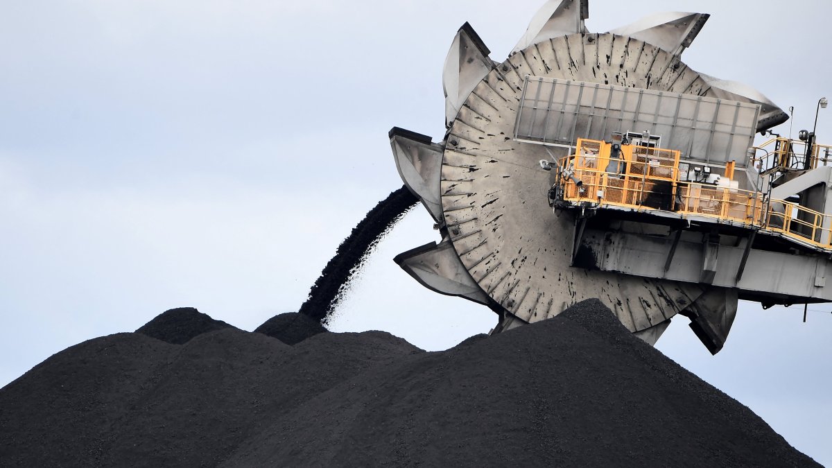 Nearly Half of the Coal Industry Is Still on an Expansion Course in 'Reckless' Mining Rush – NBC Connecticut - Vimarsana News