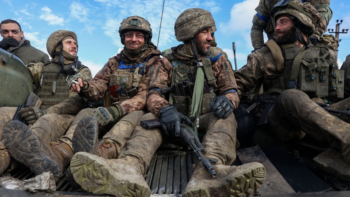 Ukraine Takes Back Dozens of Towns in 'Annexed' Regions; Putin Is 'Out of Moves,' Ex-CIA Chief Says – NBC Connecticut - Vimarsana News