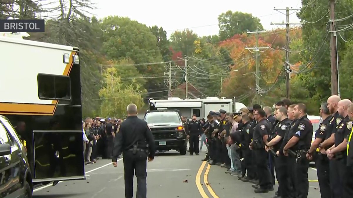 Officers Show Support for Police Officers Killed in Shooting in Bristol ...