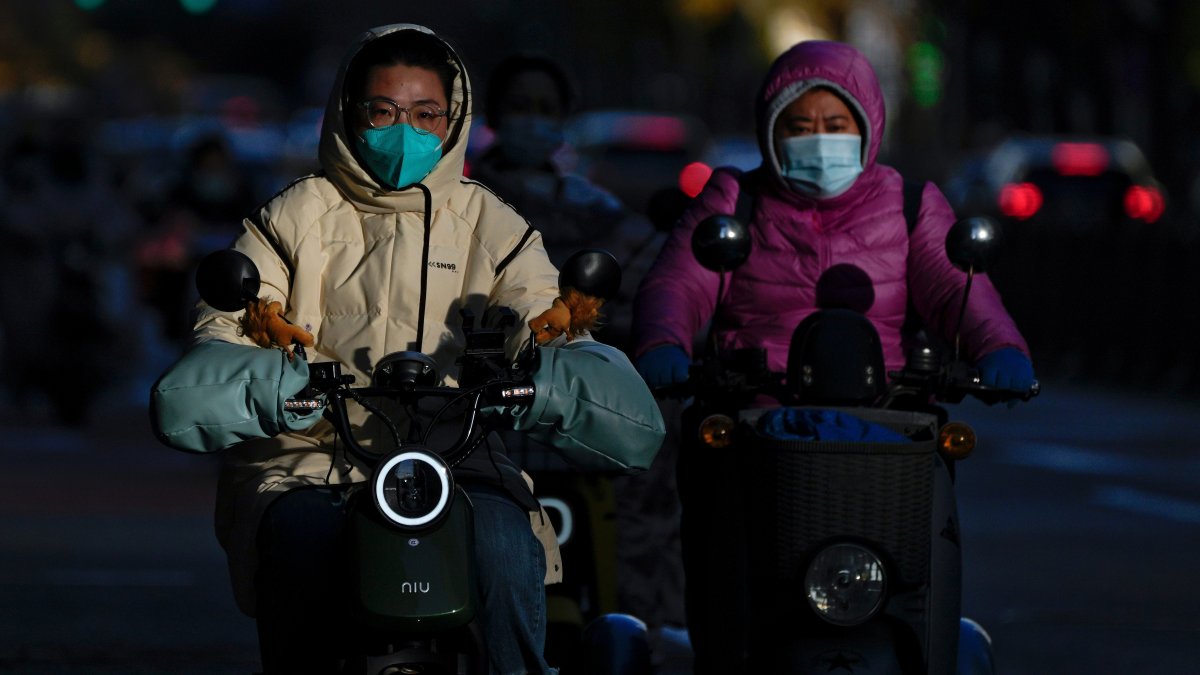 Workers Leave iPhone Factory in China – NBC Connecticut - Vimarsana News
