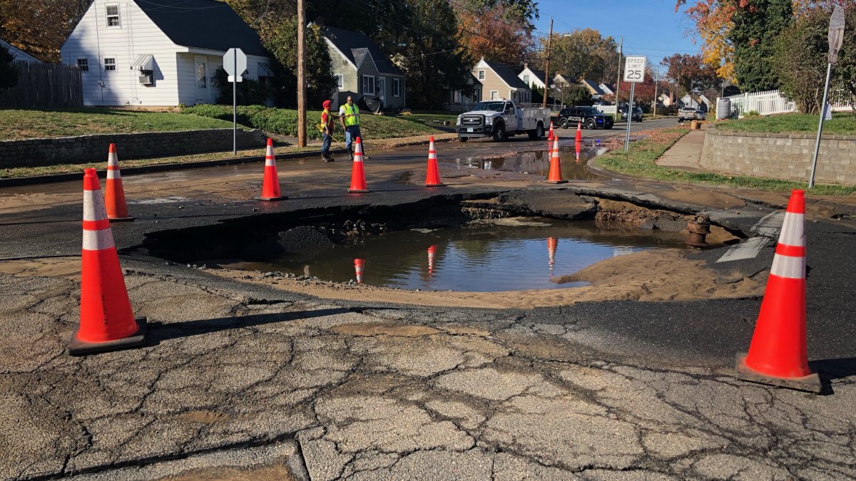 Water Main Break Closes Part of East Hartford Intersection