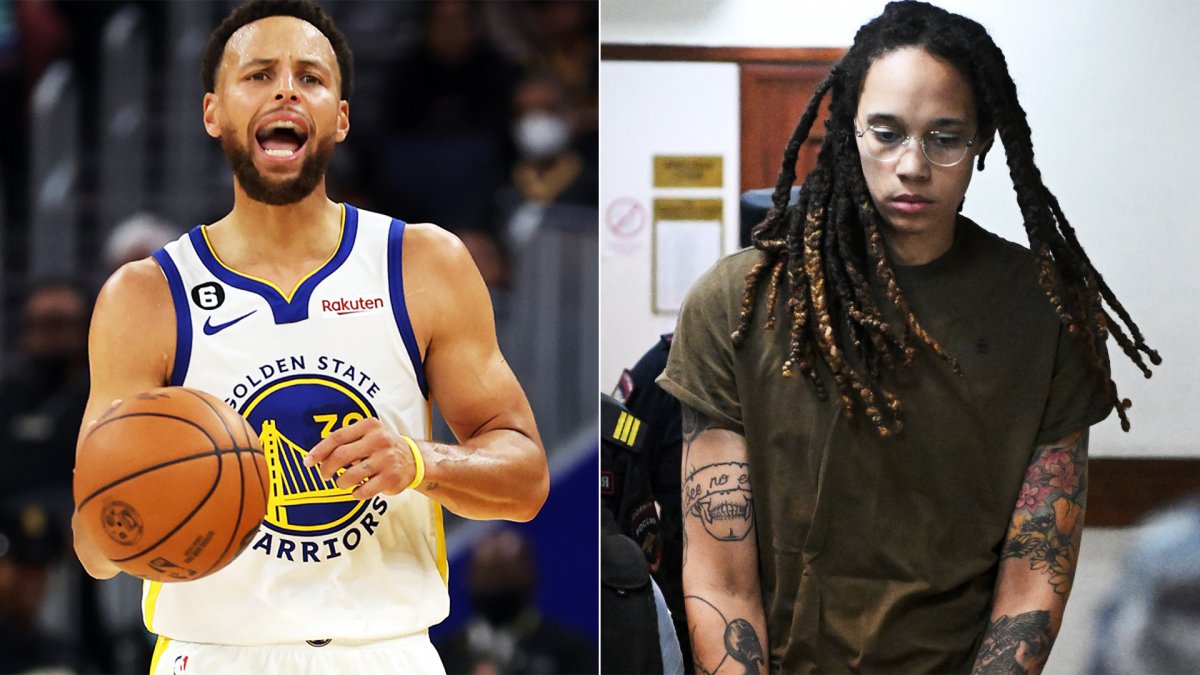 Steph Curry Brings Attention to Brittney Griner During Warriors’ Ring(02)