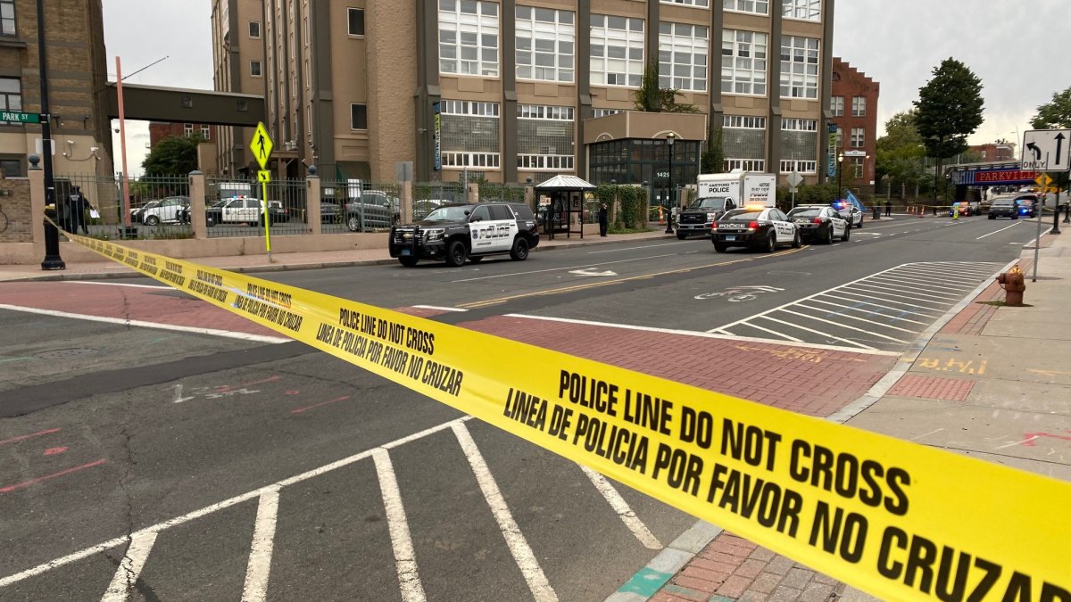 1 Dead 2 Critically Injured In Shooting During Carjacking In Hartford Police Nbc Connecticut