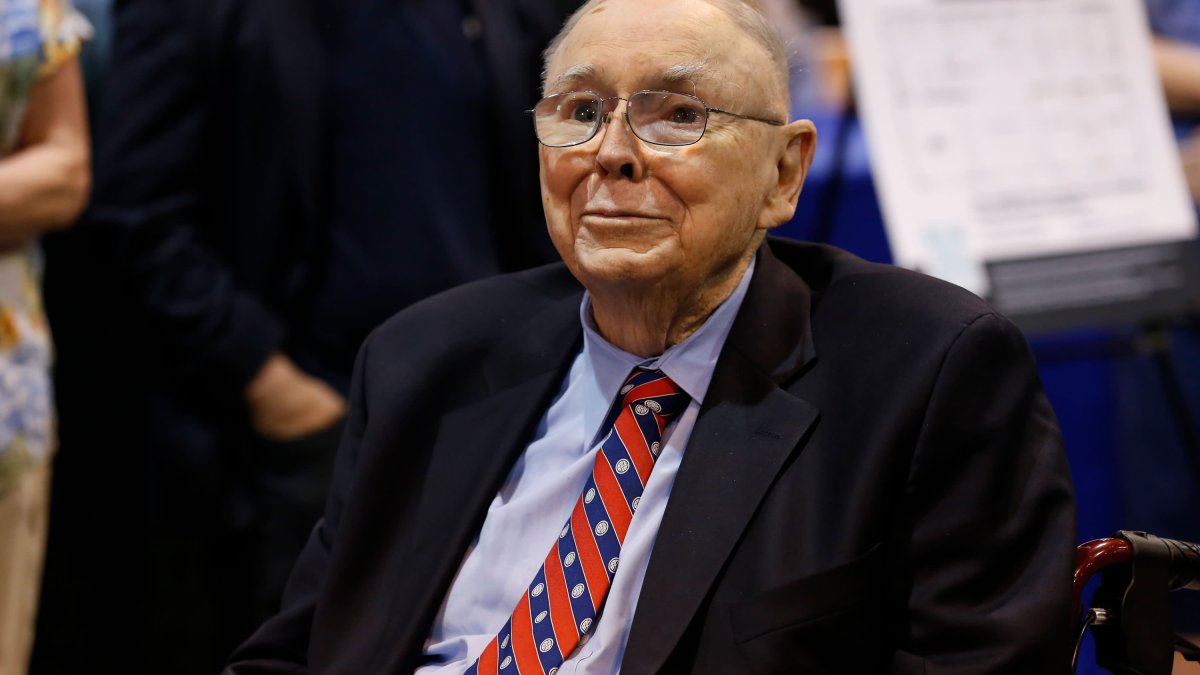 Charlie Munger Calls the Success of Elon Musk's Tesla a 'Minor Miracle' in the Car Business – NBC Connecticut - Vimarsana News