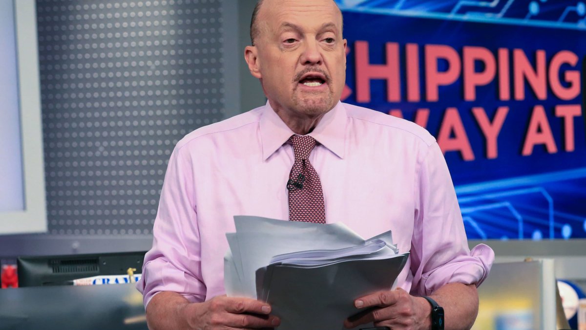 Jim Cramer Says to Parse the Dow for Recession-Resilient Stocks - Vimarsana News