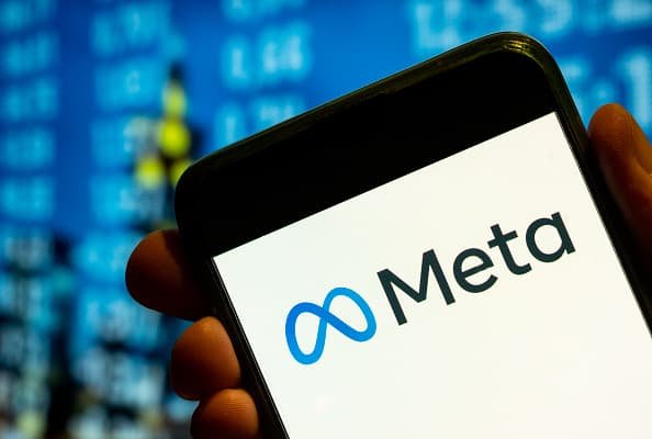 Stocks Making the Biggest Moves Midday: Carvana, Meta, Palantir, Viatris, Walgreens and More - Vimarsana News