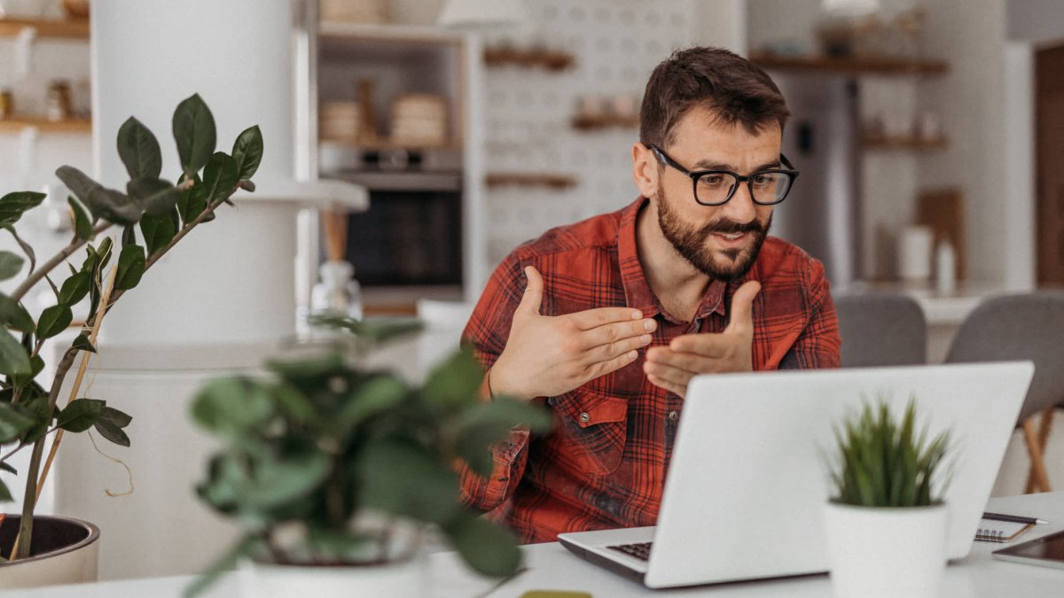 Don't Make These 5 Virtual Interview Mistakes—They Can 'Sabotage Your Candidacy' and Cost You a Job – NBC Connecticut - Vimarsana News