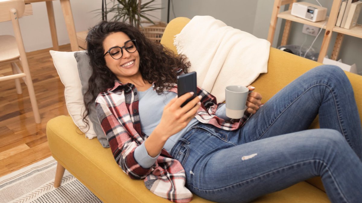 Dating Costs Are Up—More People Are Paying for Tinder and Hinge Anyway - Vimarsana News