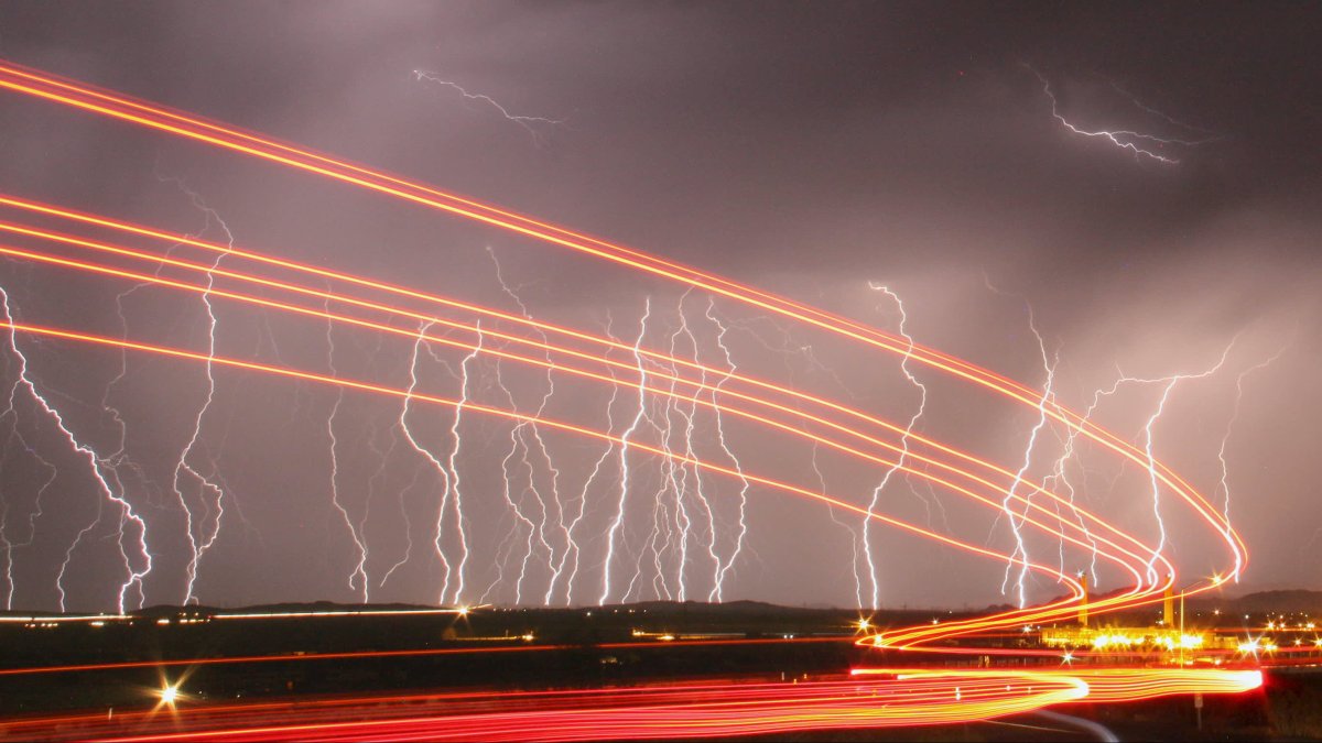 Cramer's Lightning Round: Alphabet Is Not Making Enough Money - Vimarsana News