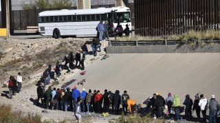 Hundreds of migrants who left shelters in Juarez and crossed the Rio Grande