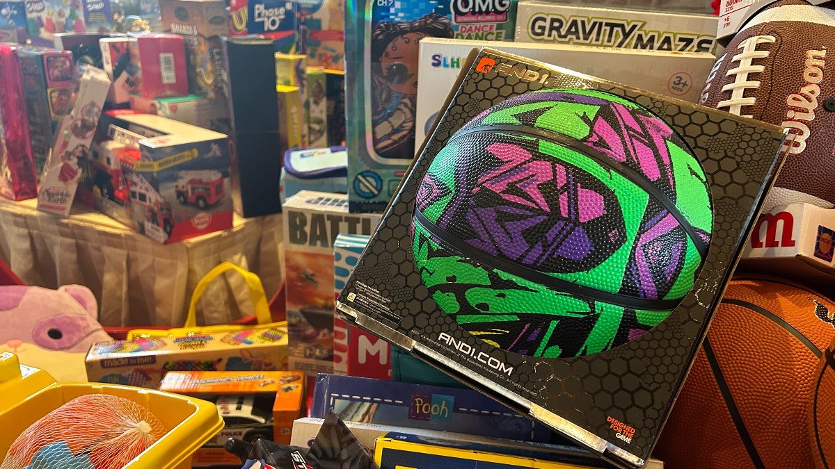 Hundreds of Toys Donated to Kids in Need in West Hartford - Vimarsana News