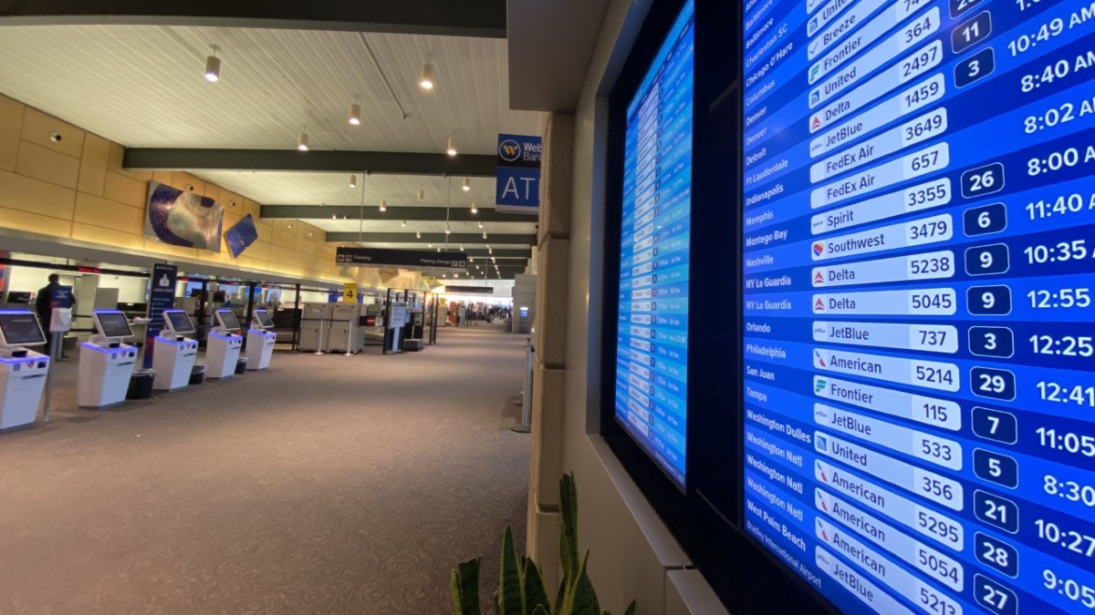 FAA cuts: 5 tips from a travel agent if you're worried about holiday flights