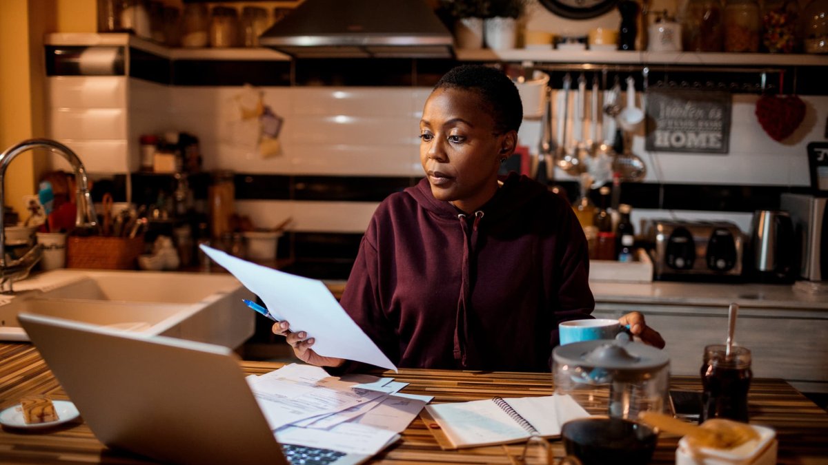 IRS: Taxpayers May Avoid a Surprise Tax Bill by Making a Quarterly Payment by Jan. 17 - Vimarsana News