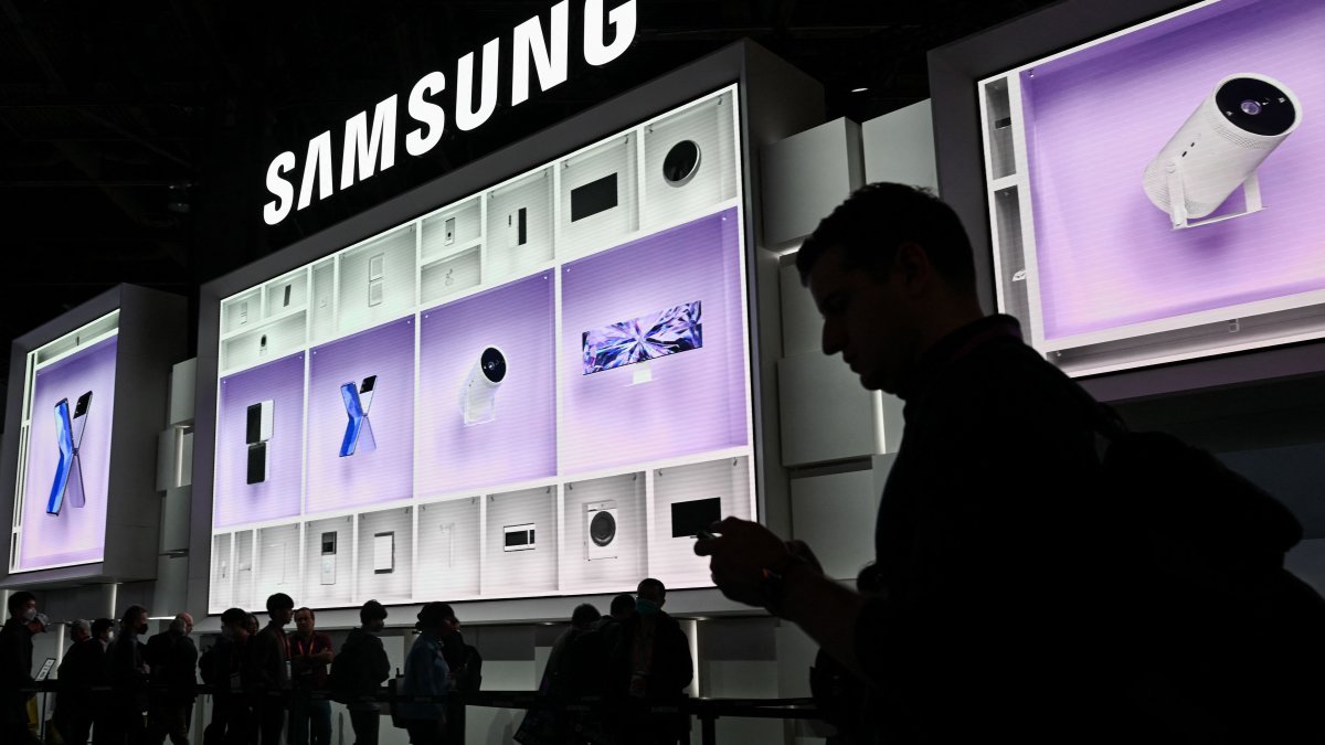 Asia's Chipmakers Fall as Samsung Sees Worst Quarterly Profit in 8 Years - Vimarsana News