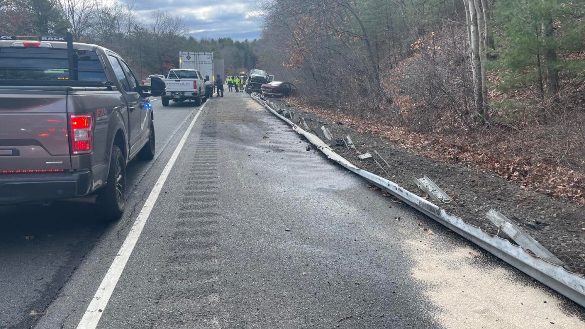 Crews Work to Contain Large Diesel Fuel Spill on Route 2 in Glastonbury - Vimarsana News