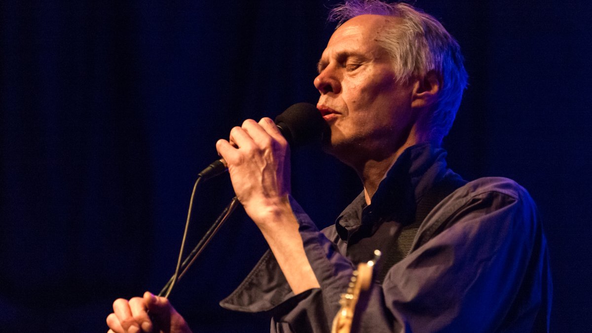 Guitarist Tom Verlaine, Co-Founder of Punk-Era Band Television, Dies at 73 - Vimarsana News