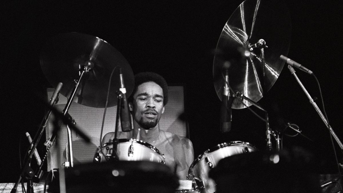 Fred White, Former Drummer for Chicago-Based Earth, Wind & Fire, Dies – NBC Connecticut - Vimarsana News