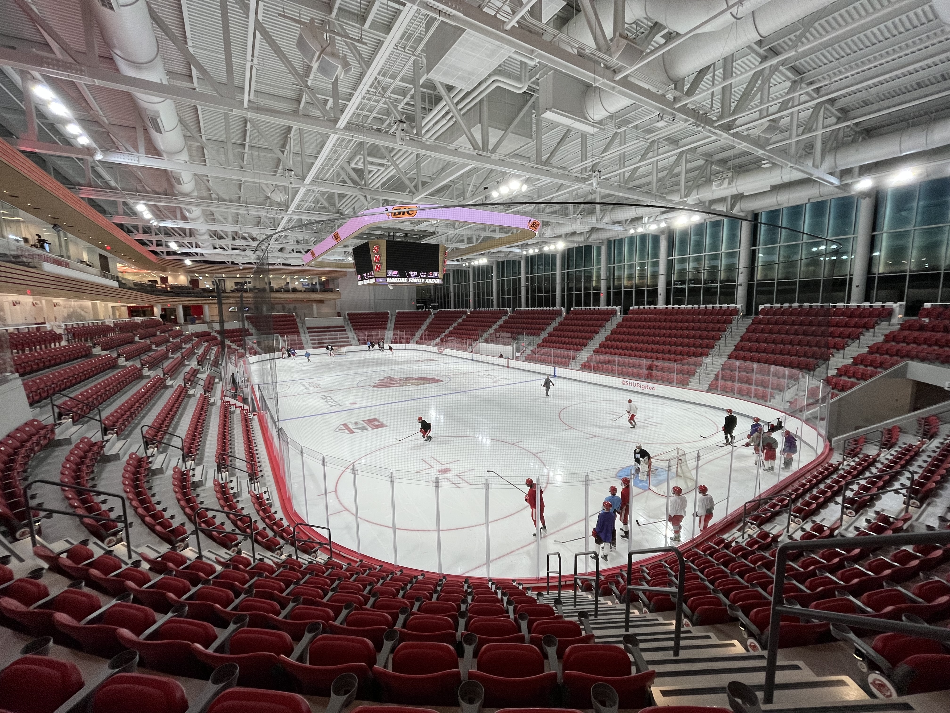 New hockey arena opens up at Sacred Heart University