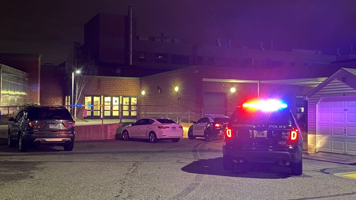 fight-breaks-out-between-students-adults-at-middletown-basketball-game