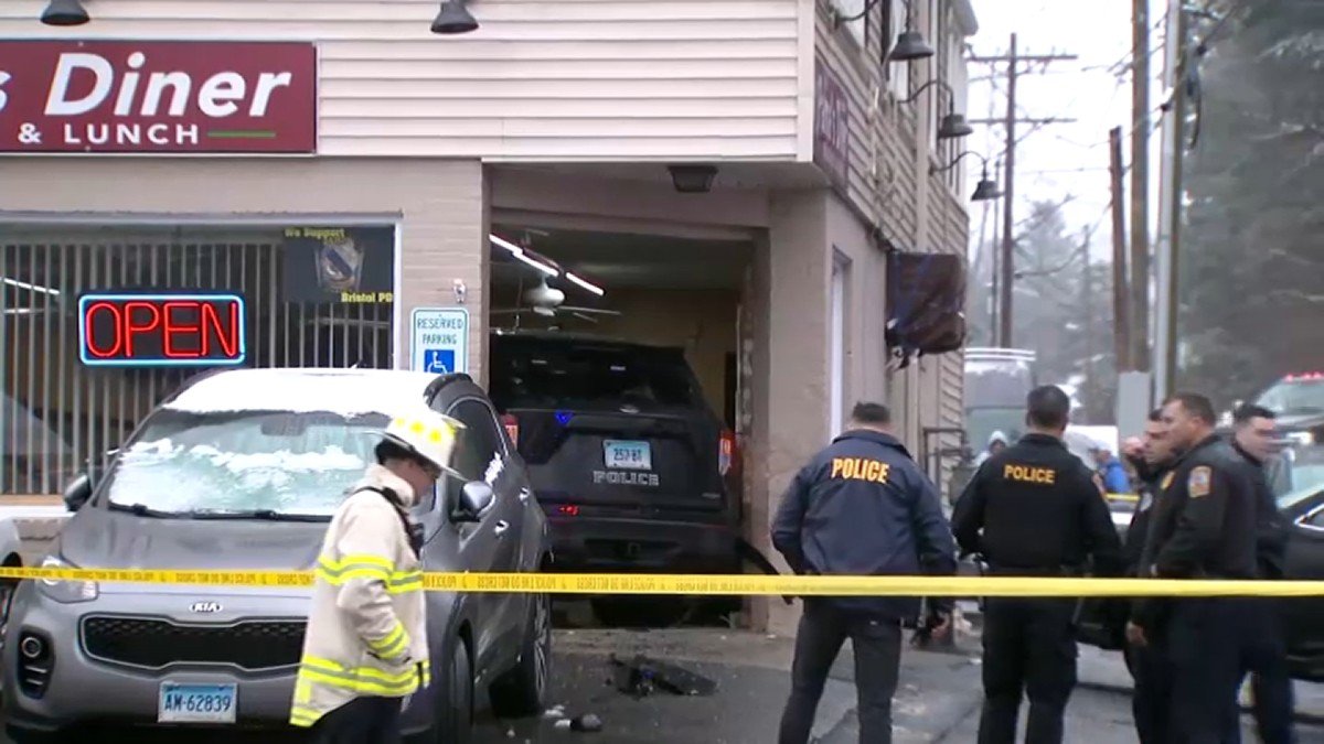 Bristol Police Officer Shot Man Suspected in 2 Carjackings, Theft of Police Car: Official - Vimarsana News