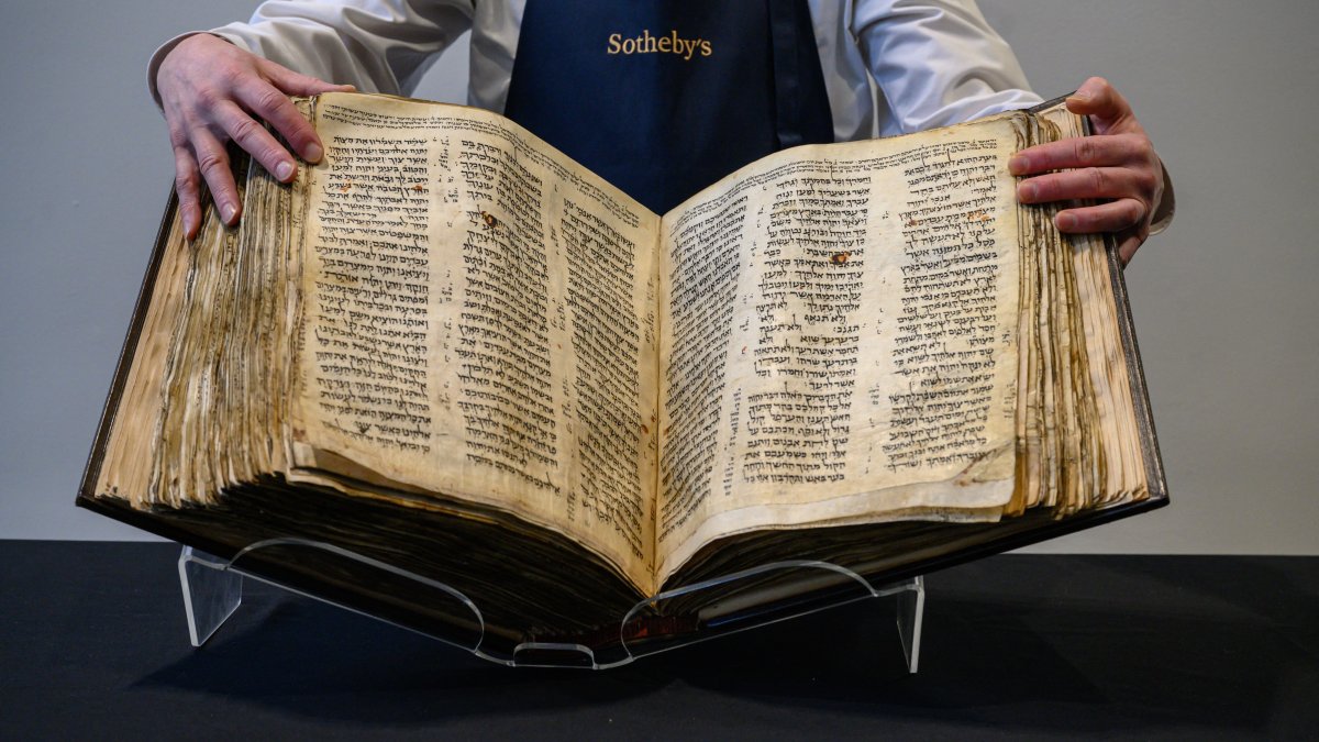 World's Oldest Hebrew Bible Could Fetch $50M at Sotheby's Auction – NBC Connecticut - Vimarsana News