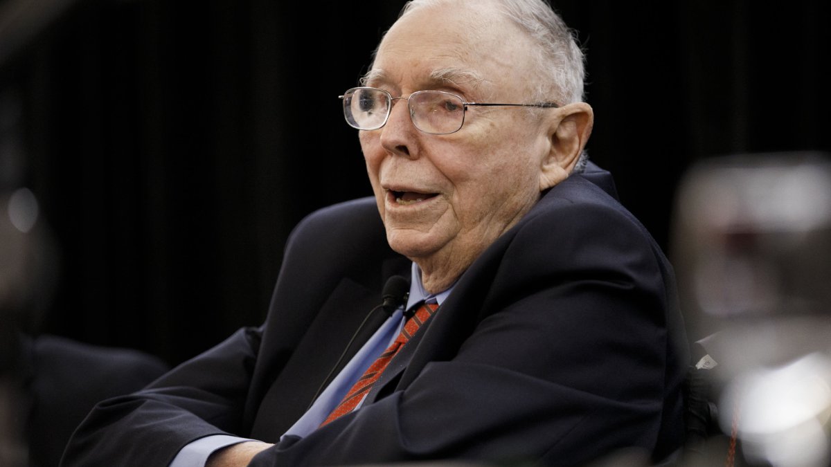 Billionaire Charlie Munger: Cryptocurrency Is 'Crazy, Stupid Gambling,' and 'People Who Oppose My Position Are Idiots' – NBC Connecticut - Vimarsana News